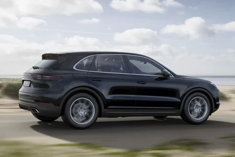 Porsche Cayenne Platinum Edition 2022 view 3