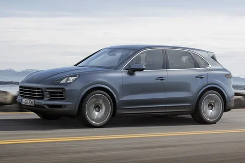 Porsche Cayenne Platinum Edition 2022 view 4