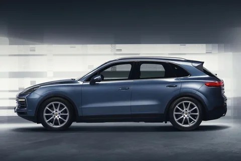 Porsche Cayenne Platinum Edition 2022 view 12