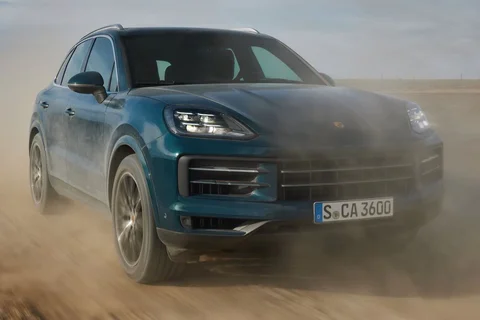 Porsche Cayenne GTS 2024 view 2