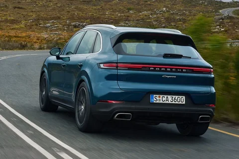 Porsche Cayenne GTS 2024 view 4