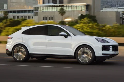 Porsche Cayenne 2023 front view