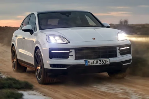Porsche Cayenne Coupé 2023 view 2