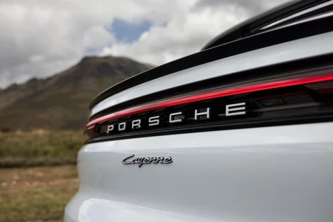 Porsche Cayenne Coupé 2023 view 6