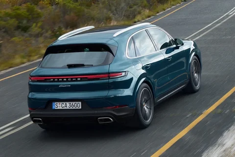 Porsche Cayenne GTS 2024 view 5