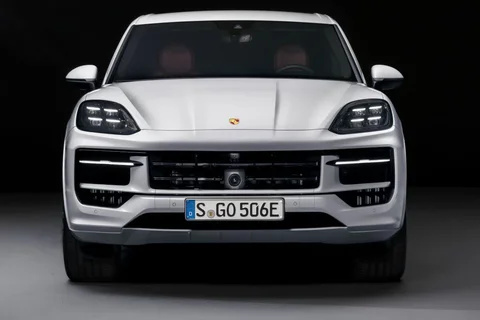 Porsche Cayenne Coupé 2023 view 9