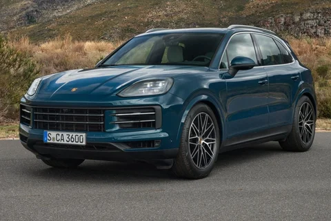 Porsche Cayenne GTS 2024 view 11