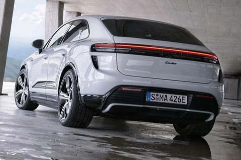 Porsche Macan GTS Electric 2025 view 2