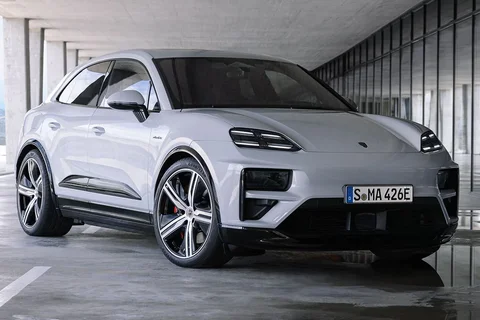 Porsche Macan GTS Electric 2025 view 3