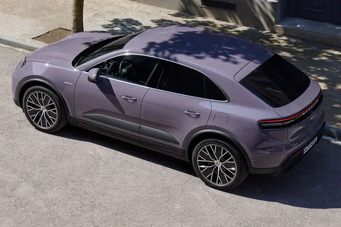 Porsche Macan GTS Electric 2025 view 11
