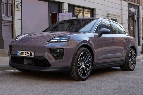 Porsche Macan GTS Electric 2025 view 12