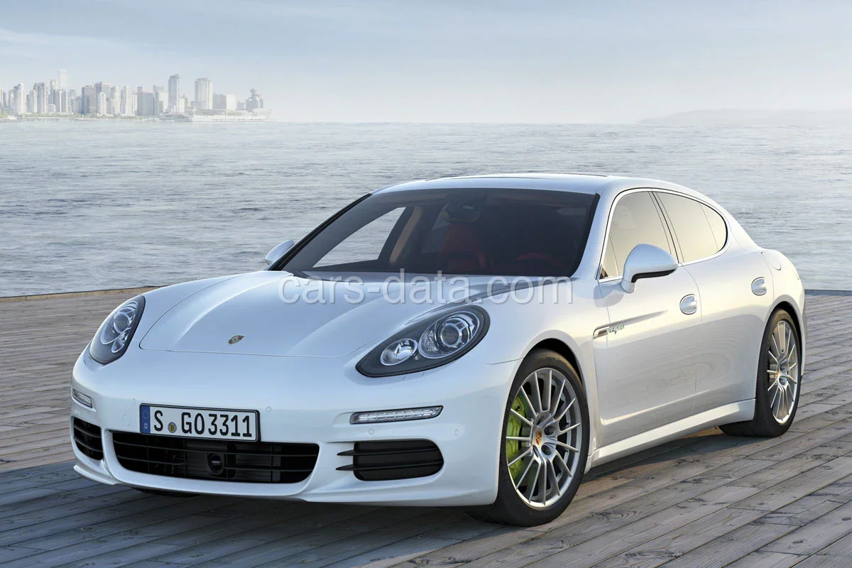 Porsche Panamera Diesel 2013 front view