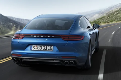 Porsche Panamera Turbo 2016 view 11