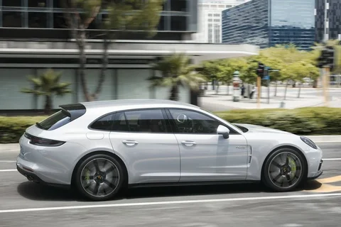 Porsche Panamera 2017 front view