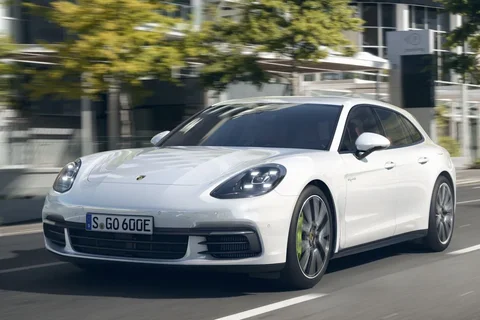 Porsche Panamera 4 Sport Turismo 2017 view 8