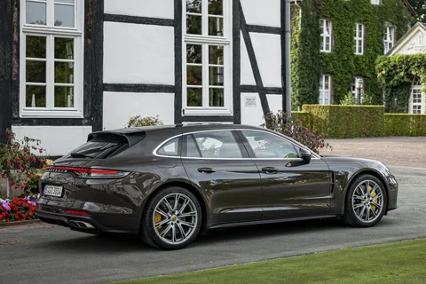 Porsche Panamera 4S Sport Turismo 2021 view 6