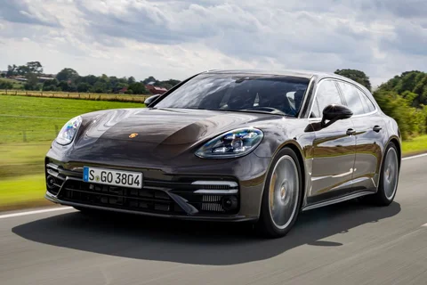 Porsche Panamera 4S Sport Turismo 2021 view 7