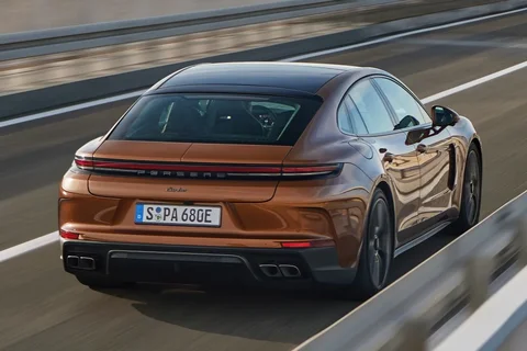 Porsche Panamera Panamera 2023 view 8