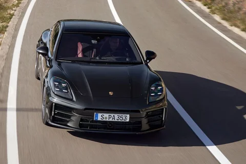 Porsche Panamera Panamera 2023 view 12