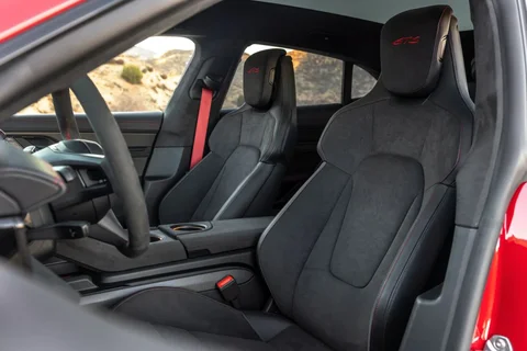 Porsche Taycan Sport Turismo 2022 view 4