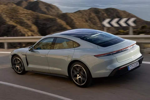Porsche Taycan 4S 2024 view 3