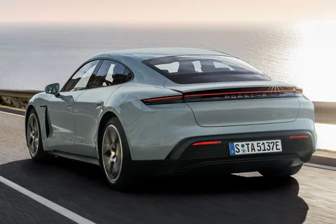 Porsche Taycan 4S 2024 view 6