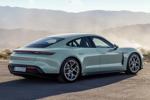 Porsche Taycan 4S 2024 view 7