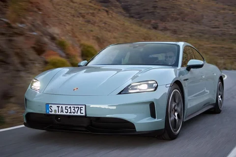 Porsche Taycan 4S 2024 view 10