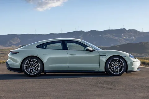 Porsche Taycan 4S 2024 view 11