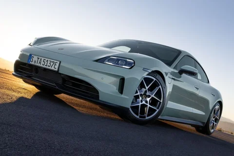 Porsche Taycan 4S 2024 view 12