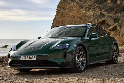 Porsche Taycan 2024 front view