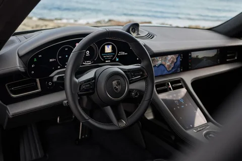 Porsche Taycan 4 Cross Turismo 2024 view 3