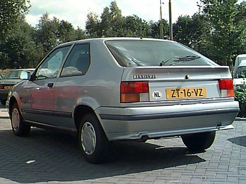 Renault 19 TR 1989 view 5