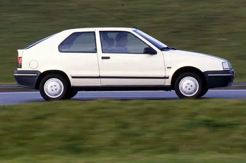 Renault 19 TR 1989 view 3
