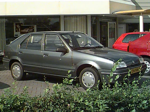 Renault 19 TS 1988 view 3