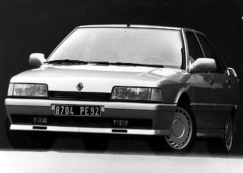 Renault 21 Turbo Quadra 1990 view 1