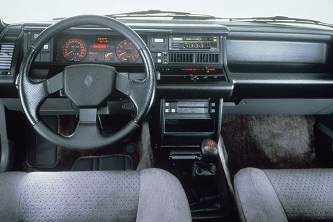 Renault 21 Turbo Quadra 1990 view 2