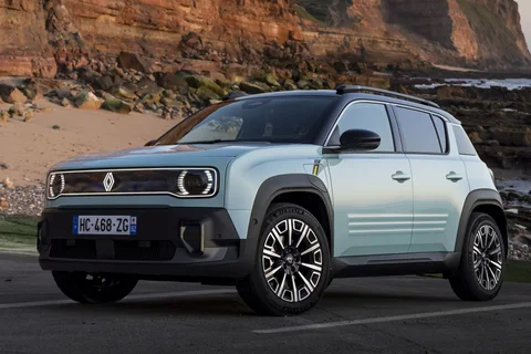 Renault 4 E-TECH comfort range iconic 2025 view 2