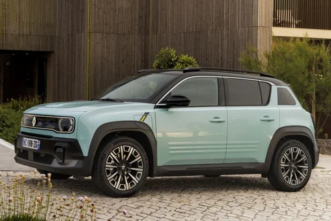Renault 4 E-TECH comfort range iconic 2025 view 10