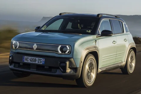 Renault 4 E-TECH comfort range iconic 2025 view 11