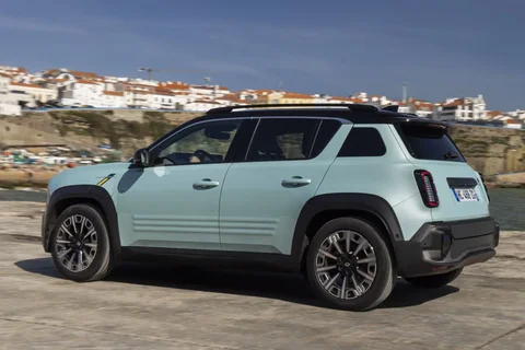 Renault 4 E-TECH comfort range iconic 2025 view 12