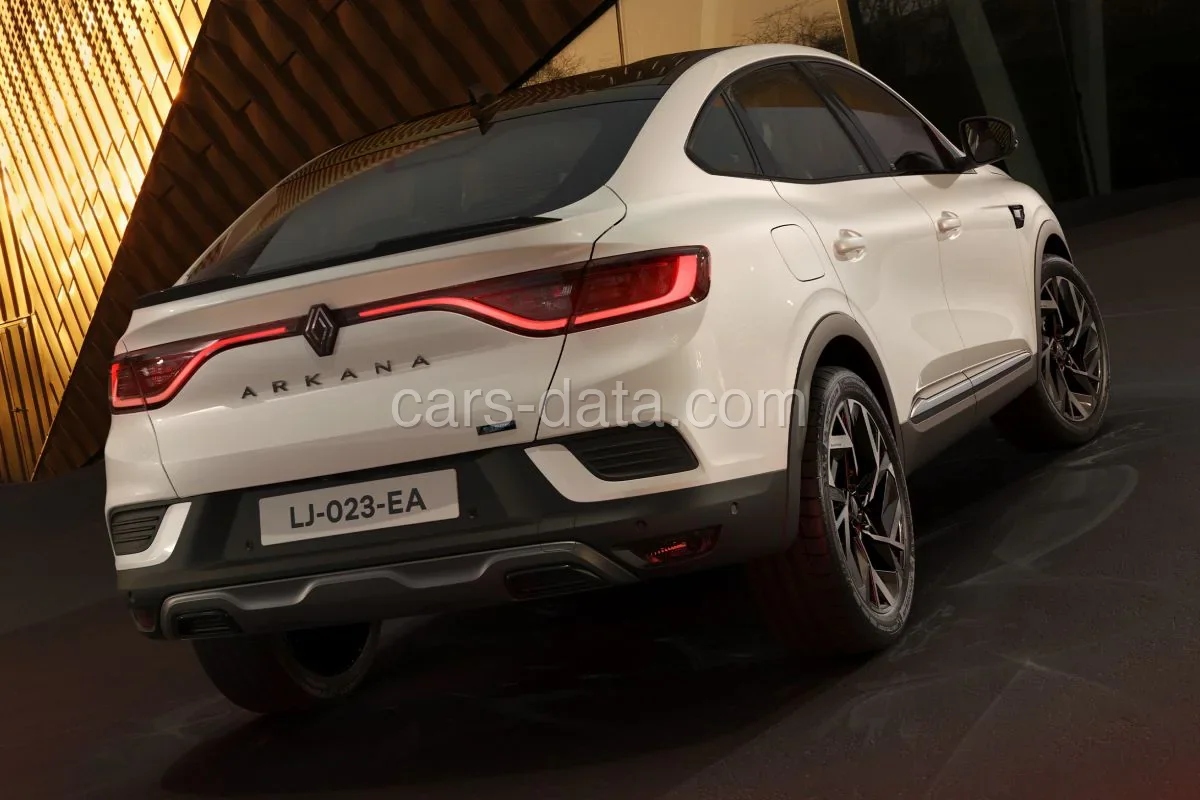 Renault Arkana E-Tech Hybrid 145 Evolution 2023 front view