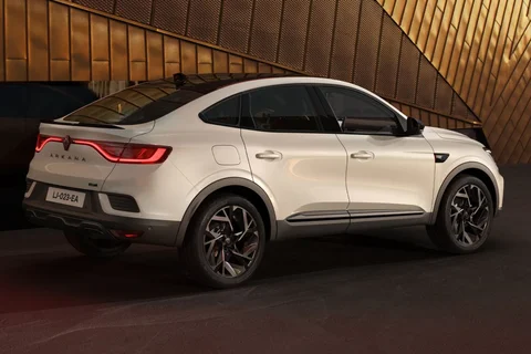 Renault Arkana E-Tech Hybrid 145 Evolution 2023 view 2