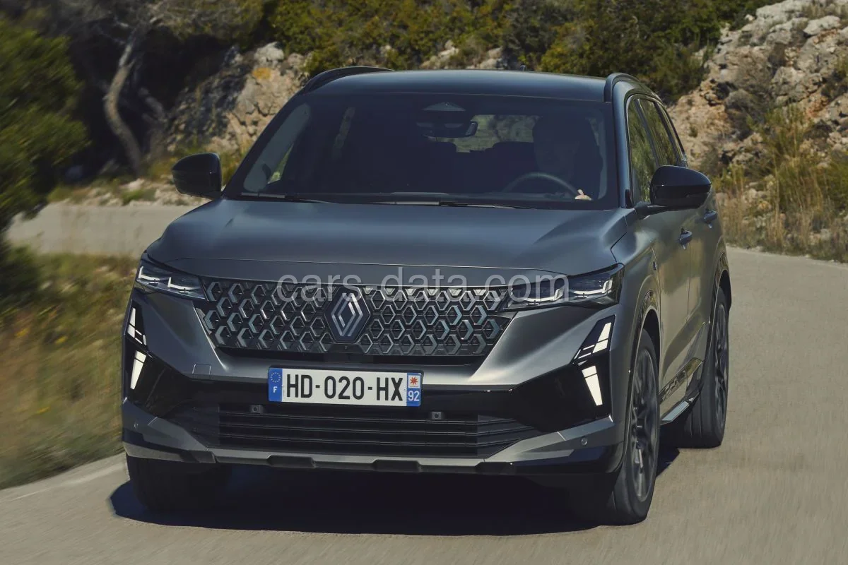 Renault Austral full hybrid 200 Techno 2025 front view
