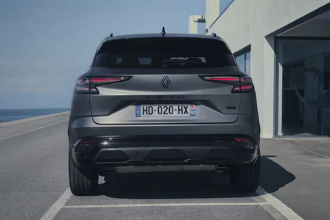 Renault Austral full hybrid 200 Techno 2025 view 10