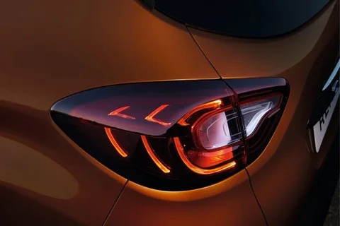 Renault Captur dCi 90 Energy Intens 2017 view 8
