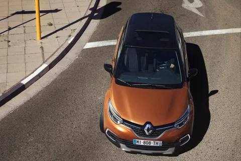 Renault Captur dCi 90 Energy Intens 2017 view 12