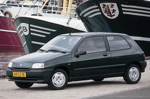 Renault Clio RSi 1994 view 4