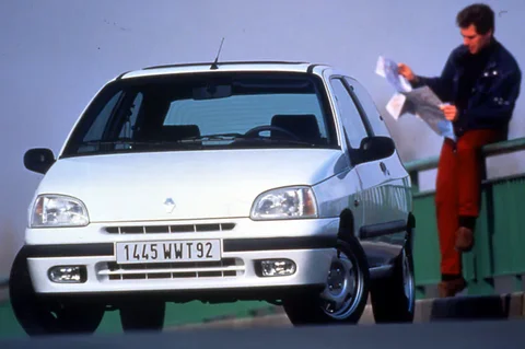 Renault Clio Oasis 1.9 D 1996 view 3