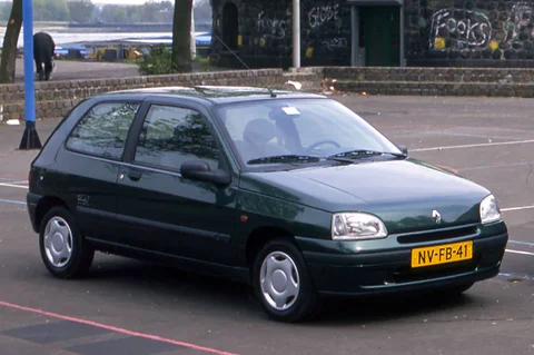 Renault Clio Oasis 1.9 D 1996 view 4